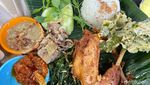 Sajian Ayam Ingkung hingga Garang Asem Bambu Sedap di Resto Jawa