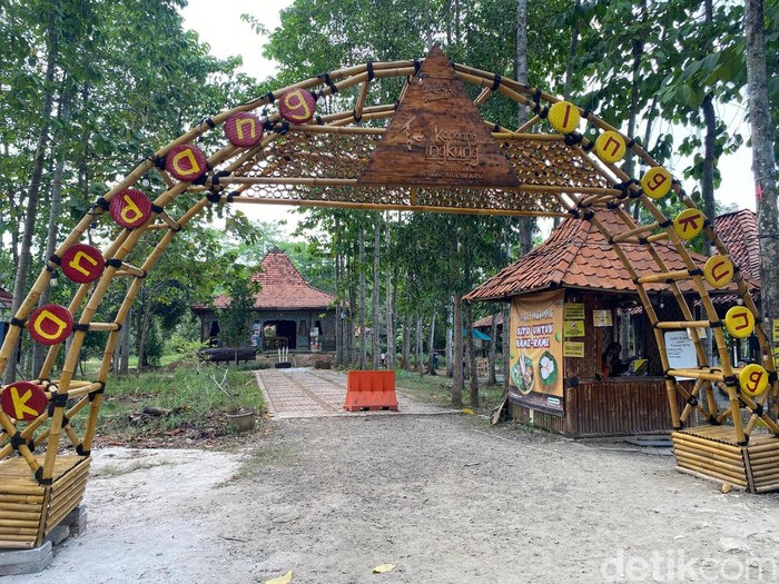 Sajian Ayam Ingkung hingga Garang Asem Bambu Sedap di Resto Jawa