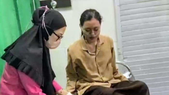 Siswa magang di KDS Situbondo saat mendapat perawatan