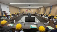 Dubes Heri juga menegaskan bahwa kegiatan ini dimaksudkan untuk mengenalkan Indonesia sedari awal kepada generasi masa depan Jepang, dengan harapan nantinya mereka memiliki memori yang kuat tentang Indonesia saat mereka memegang posisi-posisi strategis di institusi pemerintahan, bisnis, maupun sosial budaya yang akan bermanfaat bagi penguatan hubungan kedua negara. Foto: (KBRI Tokyo)