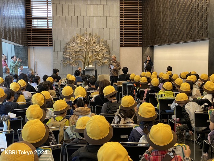 Siswa SD Daisan Hino Jepang Belajar Lebih Dekat Tentang Indonesia di KBRI Tokyo