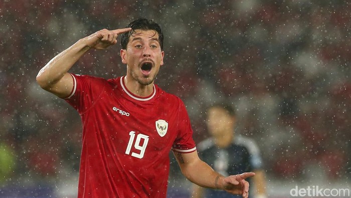 Aksi Thom Haye di laga Indonesia vs Jepang dalam lanjutan Kualifikasi Piala Dunia 2026.