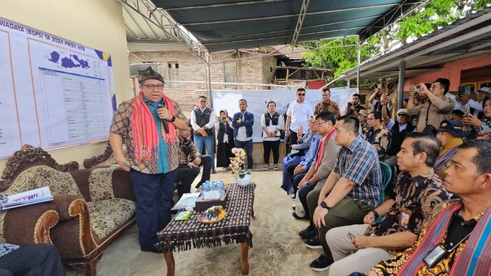 Wamen PKP Fahri Hamzah meninjau lokasi Program BSPS di Kabupaten Lombok Tengah, NTB