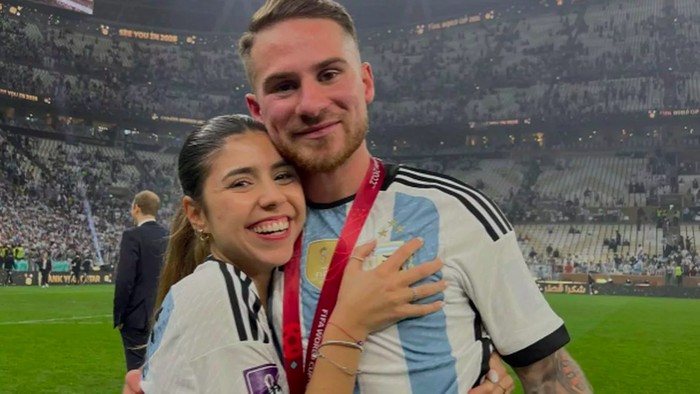 Alexis Mac Allister dan Camilla Mayan