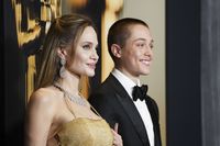 Angelina Jolie Bawa Knox Ke Karpet Merah, Diduga Untuk Bikin Kesal Brad ...