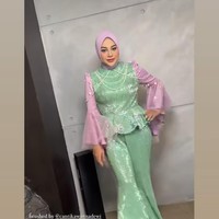 Yang tak kalah mencuri atensi ialah penampilan Aurel yang kini terlihat semakin langsing. Diketahui wanita 26 tahun itu memang menjalani diet ketat untuk menurunkan berat badannya. Foto: Instagram/@aurelie.hermansyah