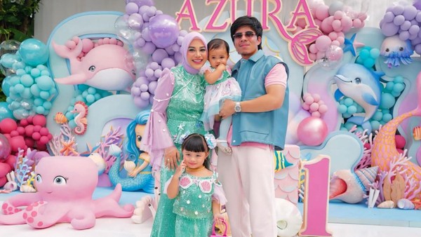 8 Gaya Mermaid Look Aurel Hermansyah di Ultah Azzura, Pamer Tubuh Langsing
