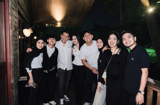 Jessica sendiri sebelumnya diketahui juga sudah pernah menikah dengan kakak Nia Ramadhani, Judistira Hermawan. Namun keduanya memilih bercerai pada tahun 2019. Foto: Instagram/@jessicajuliantiano