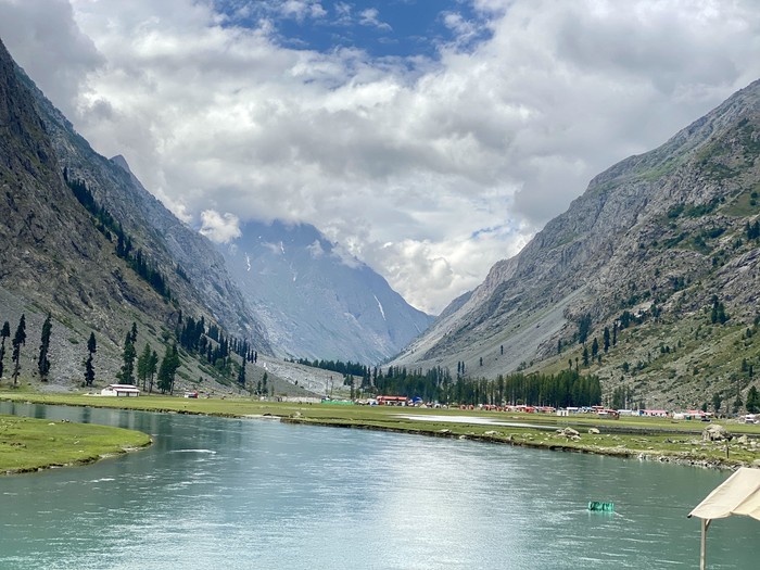 Danau Mahodand di Lembah Kalam, Pakistas