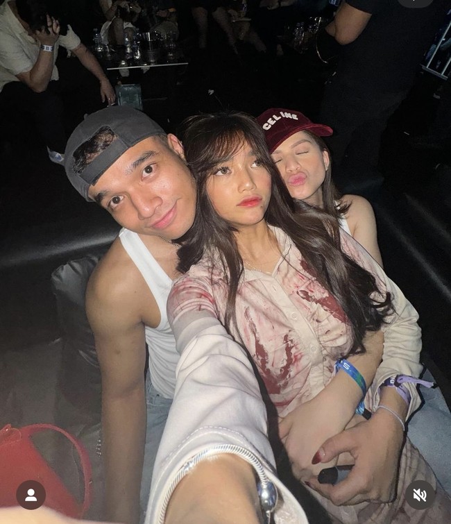 Maudy juga terlihat sudah cukup dekat dengan adik Fadly, Fuji. Melalui akun Instagram Storynya Fuji juga turut mengucapkan selamat ulang tahun untuk Maudy sambil membagikan foto kebersamaan mereka. Foto: Instagram/@fadlyfsl_