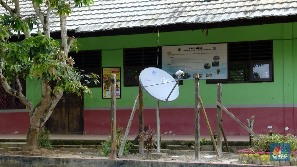 Fasilitas Internet di Sekolah Kabupaten Penajam Paser Kalimantan Timur. (CNBC Indonesia TV)