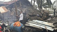 Topan Man-yi menerjang sejumlah kota di Filipina sejak Sabtu (16/11).   