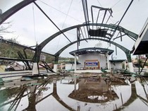 Filipina Diamuk Topan Super Man-yi