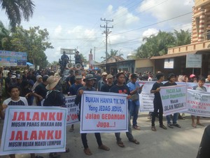 Ancam Blokir Jalan Tol, Warga Tantang Mulyono ke Asahan Lihat Jalan Rusak