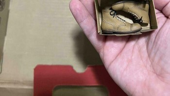 Beli sepasang sepatu tapi yang datang miniatur...Foto: Demilked