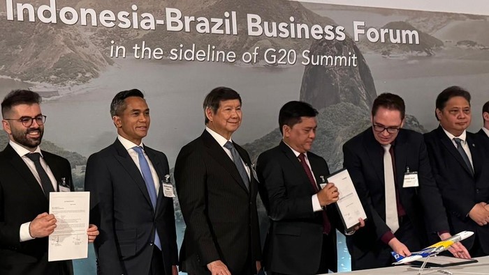 Indonesia-Brasil Teken Kerja Sama Bisnis Senilai Rp 41,8 Triliun Forum Bisnis Indonesia-Brasil (FBIB) berhasil merampungkan 5 nota kesepakatan (MoU) kerja sama antara korporasi. Nilainya mencapai Rp 41,8 triliun, Brasil, Senin (18/11/2024).