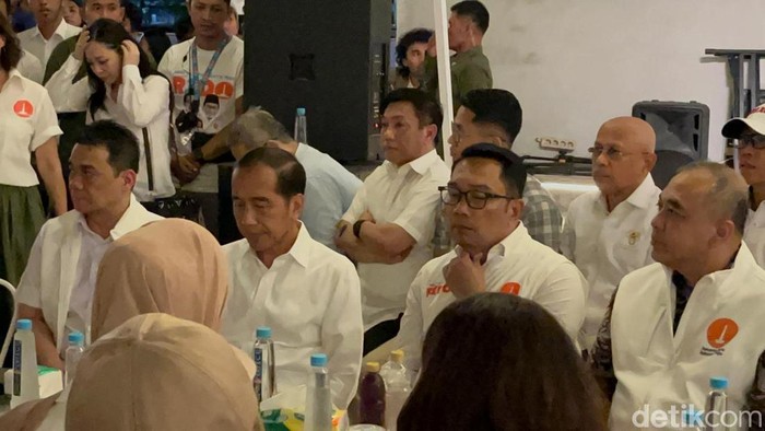 Jokowi di acara bersama RK dan relawan di kawasan Cempaka Putih, Jakarta (Anggi/detikcom).