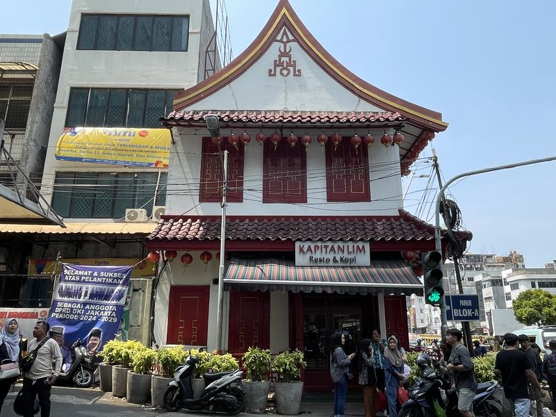 Kafe Kapitan Lim di Tanah Abang