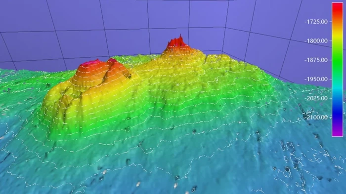 Kapal pemecah es Cutter Healy dan gunung api bawah laut