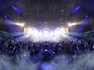 Heboh! Festival Musik Pesta Bebas Berselancar Ricuh, Pagar Roboh Sampai Tiket Bermasalah