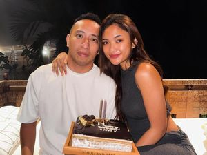 Potret Marion Jola Kulineran Bareng Pacar hingga Masak Capcay