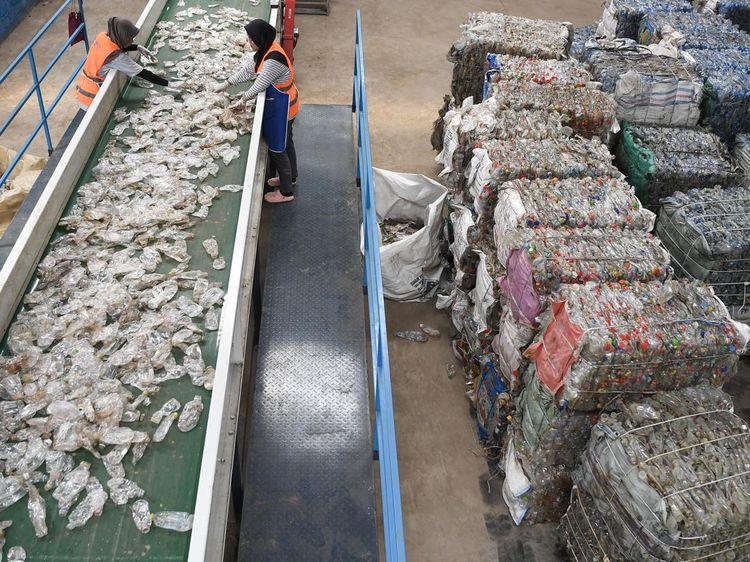 Mengintip Pabrik Daur Ulang Plastik di Samarinda