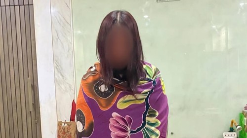 Pelaku EPS diamankan di ruangan Satuan Narkoba Polresta Mataram. (Dok. Polresta Mataram)