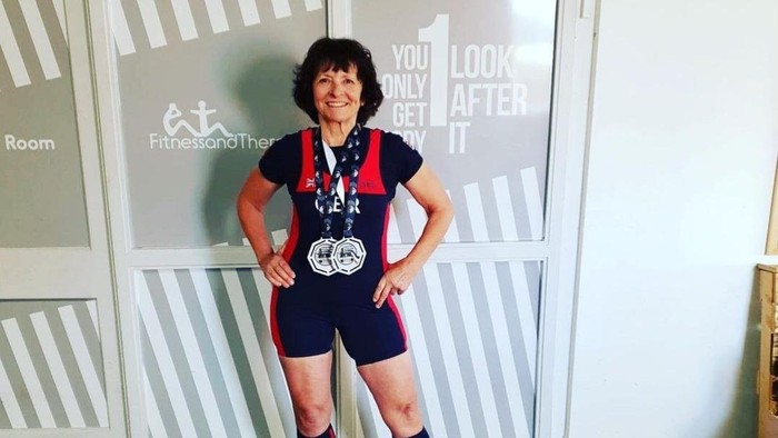 Gokil! Nenek Umur 70 Jadi Juara Dunia Angkat Beban, Ini Rahasia Bugarnya