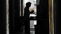 Pusat perbelanjaan tiga lantai yang dulu dibangun sebelum pemekaran Kabupaten Kerinci dengan Kota Sungai Penuh dan kini berada di pusat Kota Sungai Penuh tersebut terbengkalai selama 18 tahun lebih. 