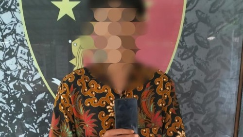 Pelajar asal Lombok Barat, RA (17), ditangkap polisi karena diduga mencuri HP kawannya pada awal Februari 2024.