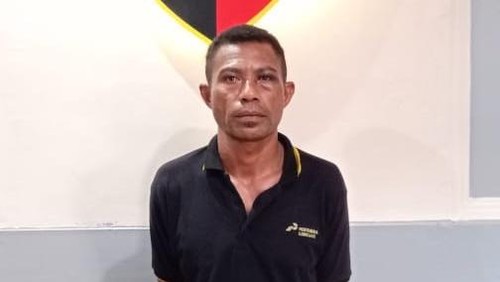 Pelaku Samuel Ena Blegur saat diamankan petugas di Mapolsek Denpasar Timur. (Ist/Humas Polresta Denpasar)