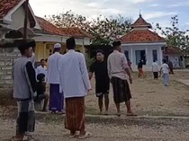 Video Detik-detik Pria di Sampang Tewas Dibacok Gegara Dipicu Masalah Pilkada