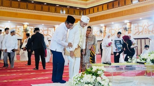 Pernikahan putra bungsu Mahfud Md, Royhan Akbar, Minggu (17/11/2024). (Instagram @mohmahfudmd)