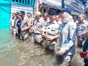 Siang Ini Kawasan Penjaringan Masih Banjir Rob Saat Pj Gubernur Meninjau