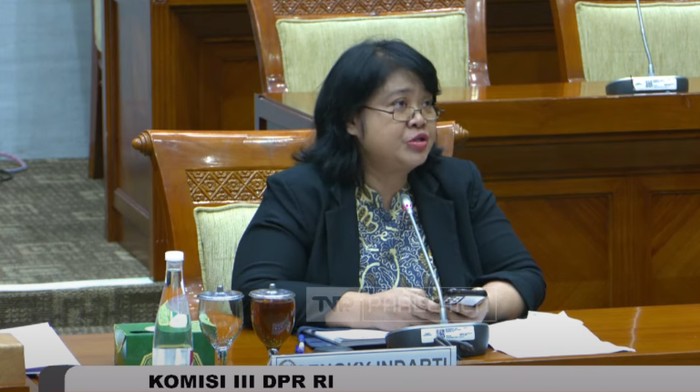 Poengky Indarti saat uji kelayakan dan kepatutan dengan Komisi III DPR di kompleks parlemen, Senayan, Jakarta, Senin (18/11/2024).