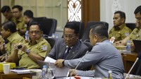 Wakil Ketua Baleg DPR Ahmad Doli Kurnia menyampaikan alasan proses pembahasan RUU hanya dilakukan dalam satu hari. Dia menyebut RUU itu memiliki urgensi untuk segera disahkan.