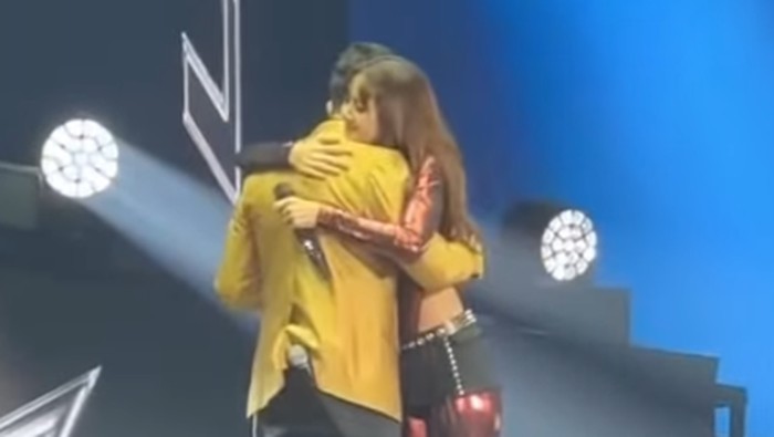 Potret Indra Herlambang dan Lisa BLACKPINK