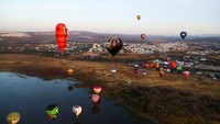 Ada 27 balon udara yang terbang saat festival tahun 2024 ini.   