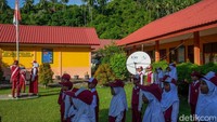 Anambas masuk ke dalam wilayah 3 T yaitu Terdepan, Terluar dan Tertinggal. Kondisi itu membuat Bakti Komdigi masuk untuk memberikan fasilitas internet gratis salah satunya di sekolah.  