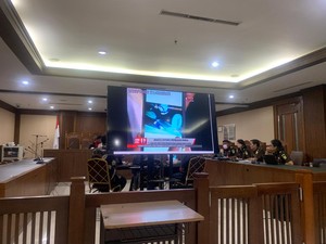 Jaksa Putar Video Wawancara Ayah Mirna yang Disebut Jessica Wongso Bukti Baru