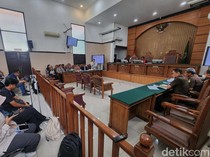 Upaya Tom Lembong Gugurkan Status Tersangkanya