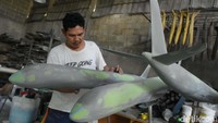 Produk-produk Anglo Indonesian Aircraft Models dibuat dengan detail yang sangat mirip dengan pesawat asli, namun dalam ukuran mini dan tidak dapat terbang.  