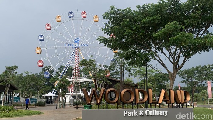 WoodLand Cibubur menjadi destinasi baru untuk rekreasi dan kuliner keluarga. Ferris Wheel setinggi 31 meter siap jadi daya tarik utamanya.