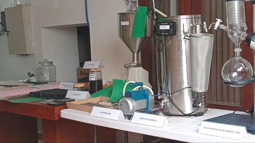 Bareskrim Polri menggerebek laboratorium uang memproduksi narkotika jenis hashish di Bali, Selasa (19/11/2024).