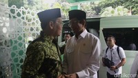 Menteri Agama (Menag) Nasaruddin Umar tiba di kantor MUI dengan ditemani Wakil Menag Romo Syafii. 