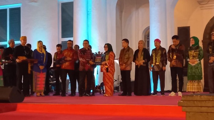 Suasana penetapan 4 budaya Kota Semarang sebagai Warisan Budaya Tak Benda di Kota Tua, Jakarta, Sabtu (16/11/2024).