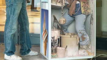 Di balik mesin es krim ada pekerjaan yang melelahkan... Foto: Epidemicfun