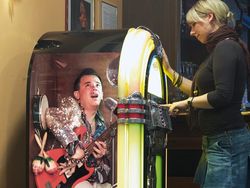 Inilah Isi dari ATM, Pembuat Kopi dan Vending Machine Bikin Tercengang