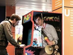 Inilah Isi dari ATM, Pembuat Kopi dan Vending Machine Bikin Tercengang