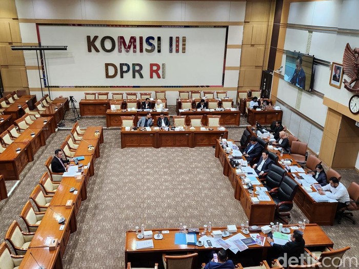 Djoko Poerwanto ditanya sikapnya soal adanya satuan kerja tindak pidana korupsi di institusi Polri hingga kejaksaan saat fit and propert test Capim KPK. (Dwi Rahmawati/detikcom)